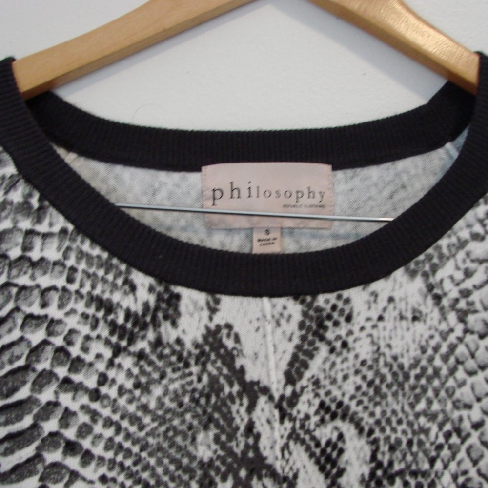 Animal Print Tunic Sweater Black White Snakeskin Print Asymmetrical Hem Small - Picture 11 of 16